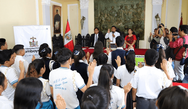 Escolares de seis centros educativos juramentaron como miembros de la red turística.
