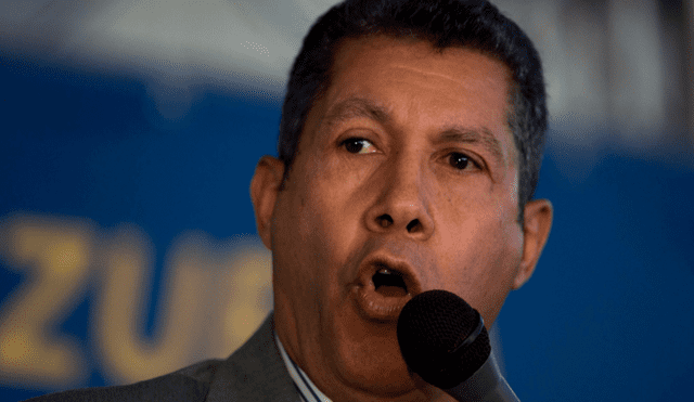 Venezuela: Candidato opositor promete "bonos en dólares" de ganar presidenciales 