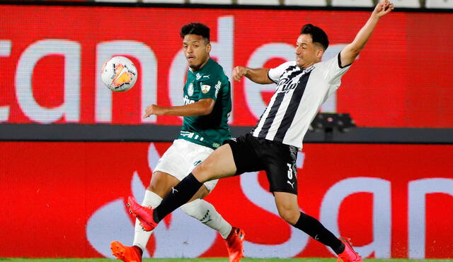 Libertad y Palmeiras se enfrentan en el estadio Defensores del Chaco de Asunción por la Copa Libertadores 2020. Foto: EFE