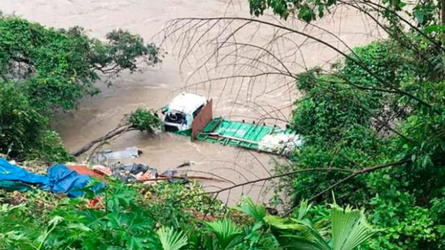 Camión cae al abismo en Huánuco. Créditos: Trome.