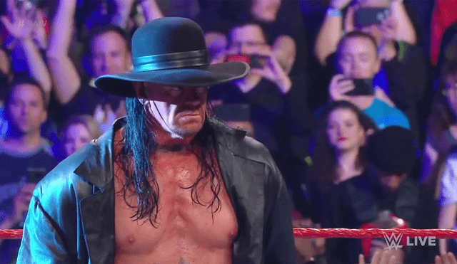 WWE: Undertaker regresó para atacar a Elías [VIDEO]
