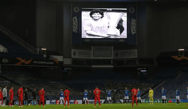Varios partidos de distintas competiciones han realizado minuto de silencio en memoria de Diego Armando Maradona. Foto: EFE/Andrew Milligan / POOL.