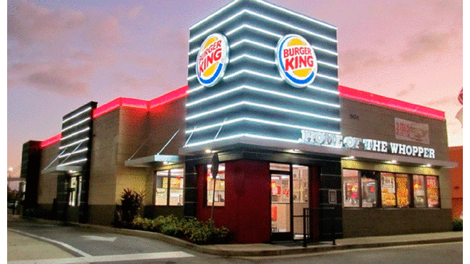 Un establecimiento de Burger King. cierre de todos sus restaurantes y la cancelación de su servicio de reparto a domicilio para luchar contra la propagación del coronavirus.