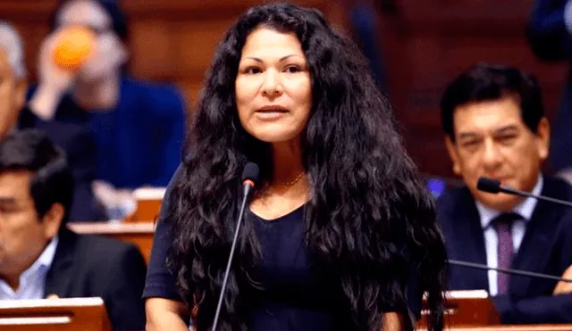 Congresista fujimorista trolea a Yesenia Ponce por 'compañeros fantasma'