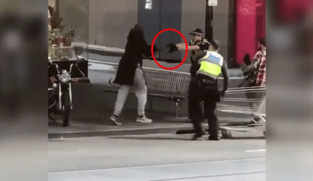 YouTube: momento en el que terrorista intenta acuchillar a policías y le disparan [VIDEO]