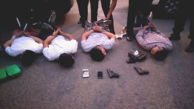 Detienen a tres policías que tenían nueve kilos de droga