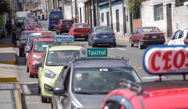 Municipalidad de Arequipa proyecta que 1500 taxis pasarían a la formalidad. Foto: La República.