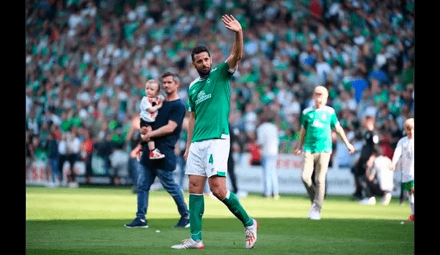 Claudio Pizarro: la reacción de la hinchada del Werder Bremen al enterarse de su renovación