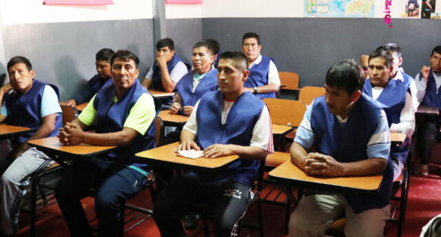 Internos de penal de Arequipa también dieron inicio a su año escolar