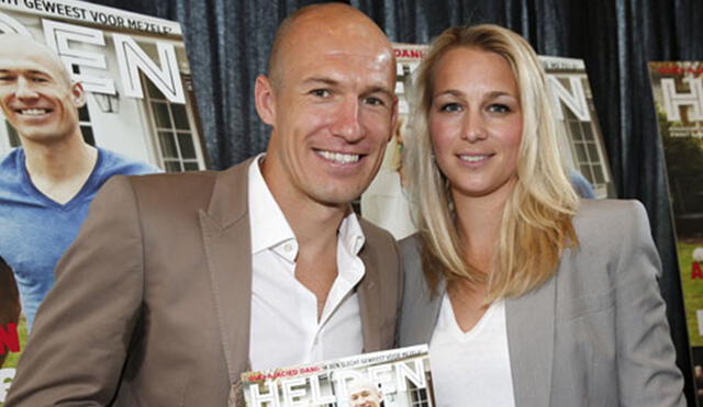 Robben y su esposa Bernadien llevan 13 años de casados.