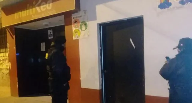 Dejaron abierta puerta por donde se ingresa para abastecer de dinero a cajero automático, en Huancané.