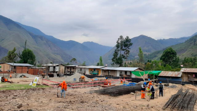 Obras de construcción de colegio en Cañaris Lambayeque