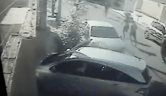 Facebook: Cinco delincuentes atacan a conductor, pero corren espantados al observar un detalle [VIDEO]