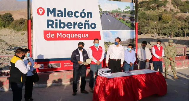 La ceremonia contó con la participación del presidente de la República, Martín Vizcarra, y el titular del MTC, Carlos Estremadoyro. Foto: Municipalidad Provincial de Mariscal Nieto.