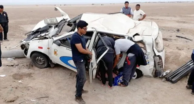 Llanta de vehículo se revienta en carretera de Tacna y su despiste deja cuatro heridos