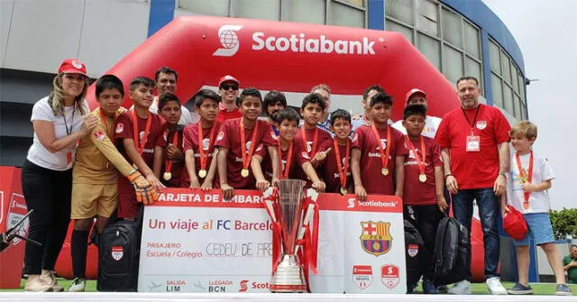 Colegio de Arequipa entrenará en la academia del FC Barcelona en España