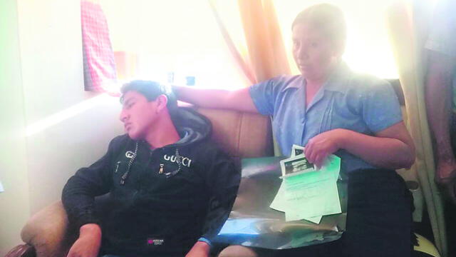 Familia pide ayuda al Minsa para menor con tendinitis