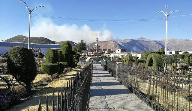 Arequipa: Incendio en Castilla se dividió en tres partes [FOTOS]