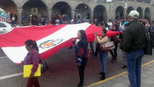Ayacucho: marcha de apoyo al presidente de la República