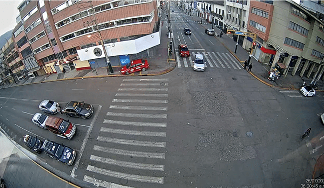 Huancayo: cámaras de seguridad registran precisos momentos de accidente de tránsito 