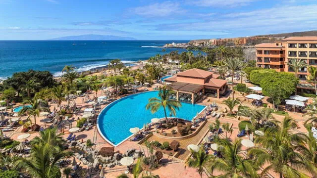 Coronavirus: Así es el lujoso hotel de Tenerife con 1000 turistas en cuarentena [FOTOS]