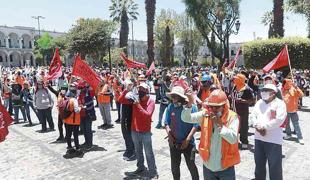 Arequipa. Agremiados a Construcción Civil exigieron que en abril de 2021 se haga referéndum para nueva Constitución.