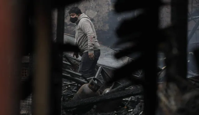 Damnificados del incendio en Cercado de Lima. Foto: Jorge Cerdán/ La República.