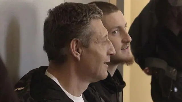 Maxim y Yaroslav Kostyukov aparecieron sonrientes ante el tribunal. Fuente: ATN.