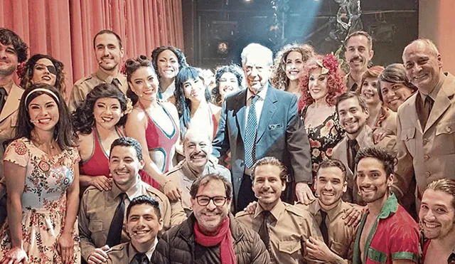 Aclamado. Mario Vargas Llosa, creador de la obra, visitó al elenco el mes pasado.Zoraida Peña