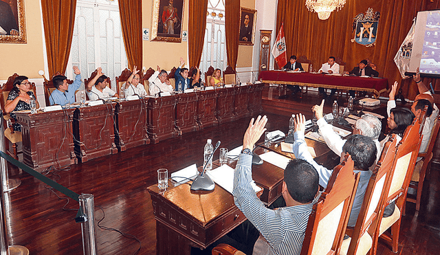 Pleno de concejo solicita a la Contraloría auditar gestión de exalcalde Elidio Espinoza