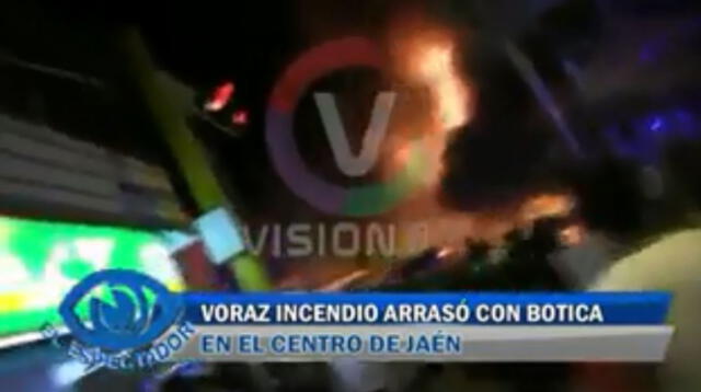 Incendio arrasó con farmacia del centro de Jaén [VIDEO]