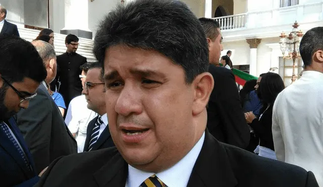 Parlamentario: Consulados no atienden a venezolanos en el exterior
