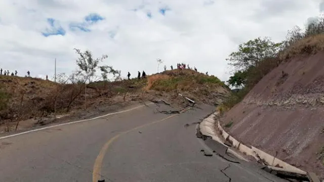 Falla geológica destruyó un kilómetro de carretera en Bagua Grande.