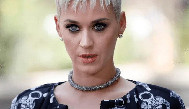 Katy Perry sorprende a novios al presentarse en su boda [FOTOS y VIDEO]