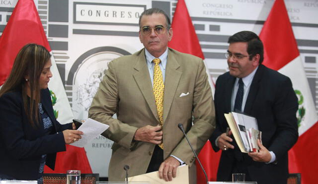 Inauguran cuadro de Pedro Olaechea en el Congreso