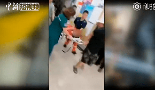 Accidente en escaleras eléctricas de centro comercial en China. Foto: Captura/Chinanews.com