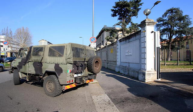 El Hospital Central Militar, en Milán, es uno de los designados por el Ministerio de Defensa italiano para la cuarentena. Foto: EFE