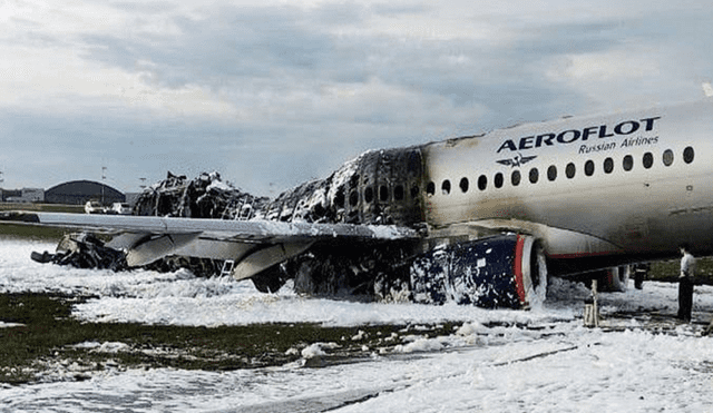 Así quedó el avión que se incendió en el aeropuerto de Moscú y dejó 41 muertos [FOTOS]