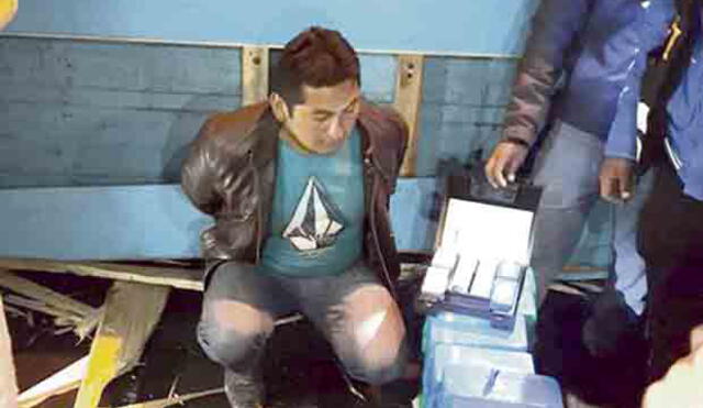 Policía incauta 126 paquetes de droga en región Puno