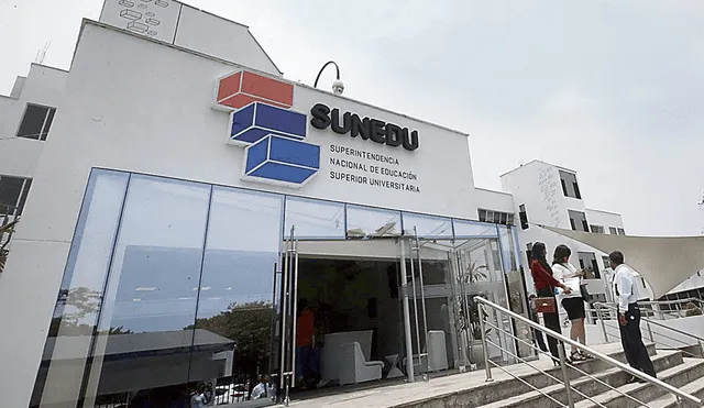 Sunedu suspenderá autorización de universidades que no tramiten carnés