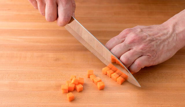 Con estos trucos caseros no necesitarás herramientas costosas para sacarle filo a tu cuchillo. Foto: Cutco
