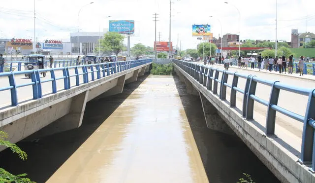 Cierran puentes por fuertes lluvias en distritos de Piura