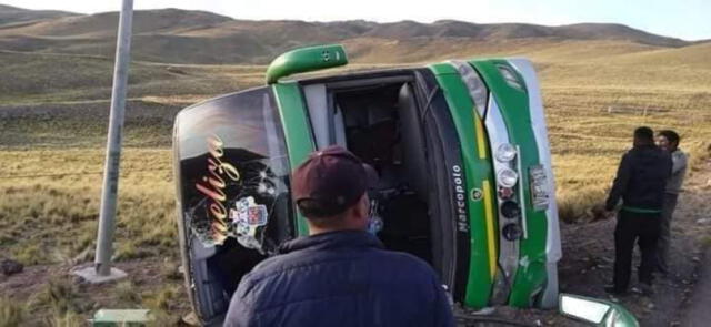 Dos muertos y 32 heridos deja accidente de tránsito en carretera Arequipa - Juliaca. Foto: La República.