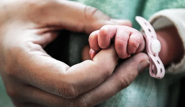 La lactancia en duelo o duelo perinatal, un proceso difícil y real que muchas madres viven al no tener a sus bebés entre sus brazos. Foto: AFP