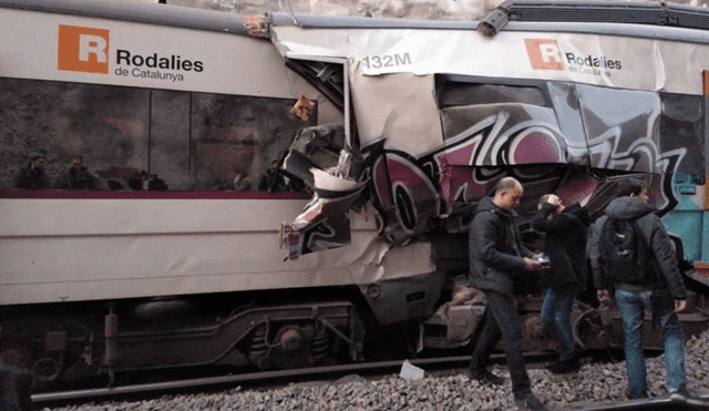 Barcelona: Un muerto y casi un centenar de heridos deja choque de dos trenes 