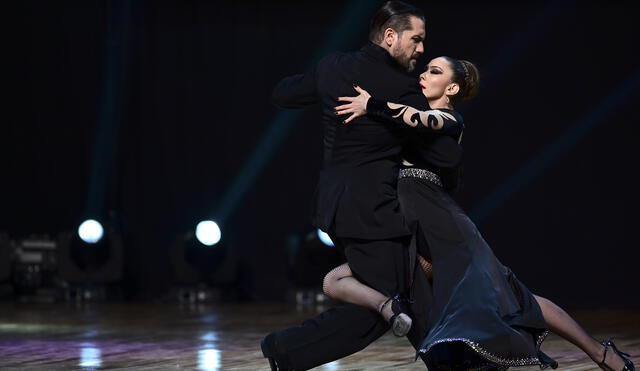 Estefanía Gómez y Fernando Rodríguez, ganadores del Mundial de Tango en la categoría escenario.