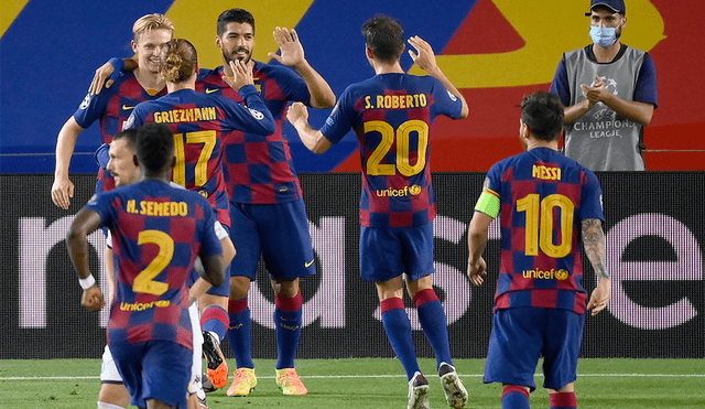 Luis Suárez marcó de penal y decretó la goleada del Barcelona sobre Napoli por los octavos de final de la Champions League. | Foto: AFP