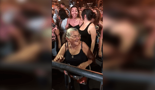Facebook: Abuela causa furor en las redes al aparecer cantando y bailando en concierto