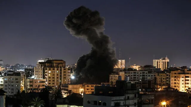 Israel bombardea Gaza en represalia al lanzamiento de 200 cohetes desde enclave palestino