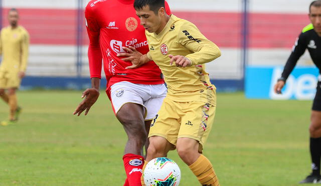 El panameño Ayarza hizo una vez más un gran partido (Foto: Liga 1)